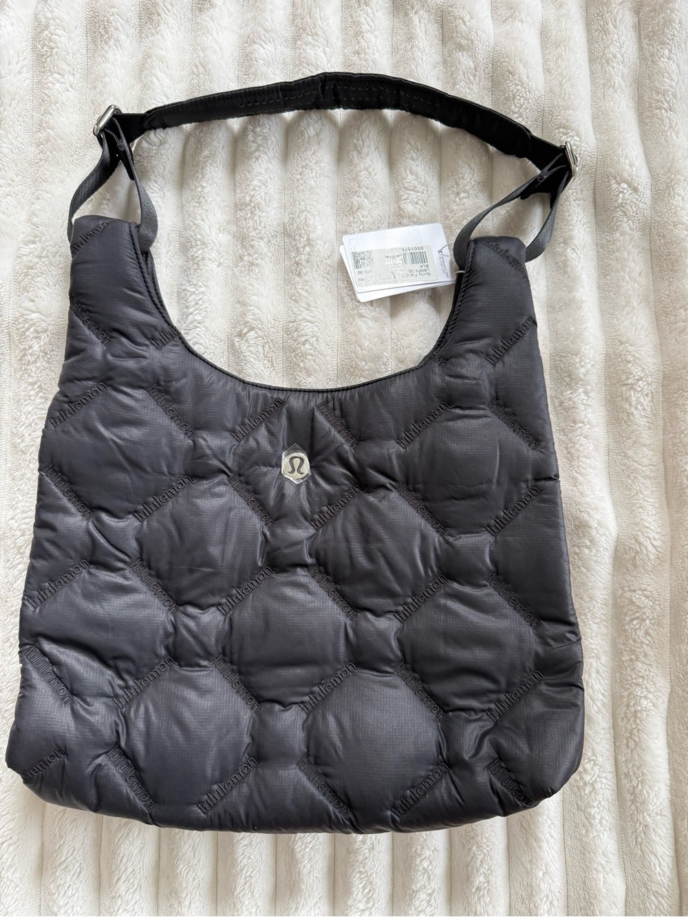 lululemon athletica Quilted Puffer Shoulder Bag in black
